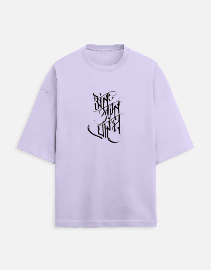 Oversized White Graphic T-Shirt with Calligraphy Print – Premium Unisex Streetwear